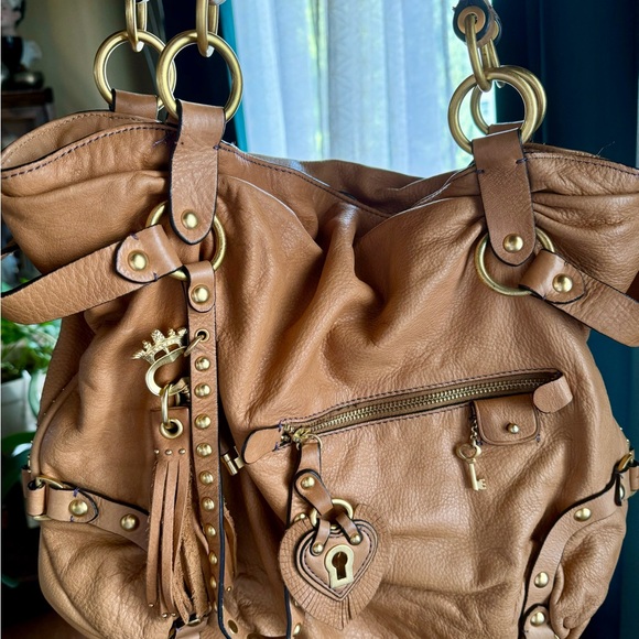 Juicy Couture - Picture 1 of 17